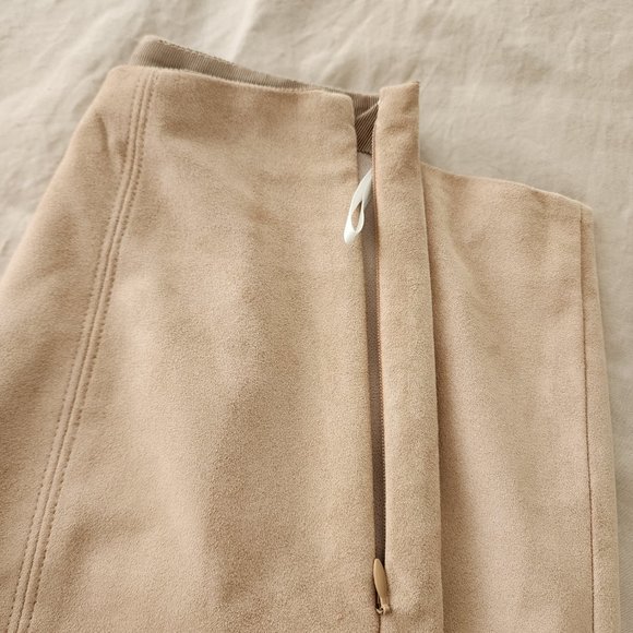 Aritizia Babaton Pink Hopper Skirt - Picture 3 of 3